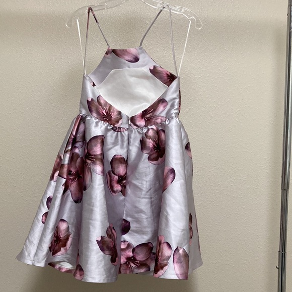 Lulu’s Backless Floral Print Dress With Pockets - Picture 3 of 9